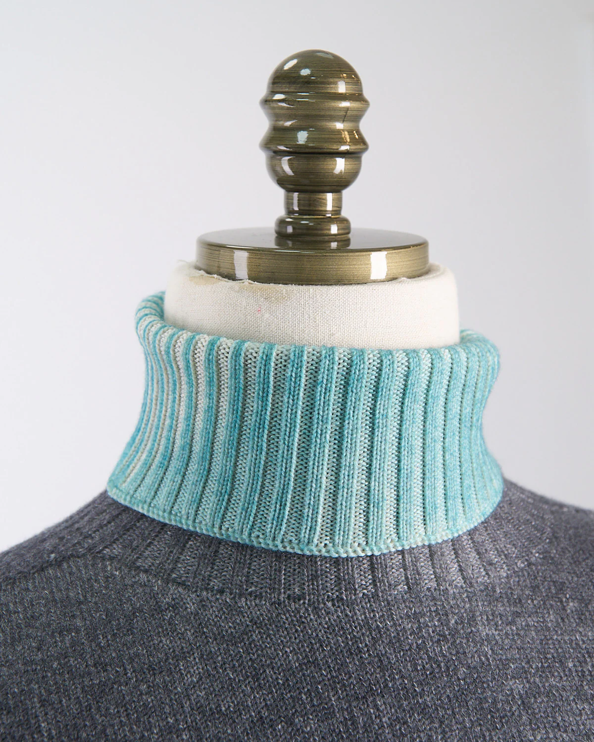 Reversable, Double Airbrush, 7 Gauge, 100% Merino, Turtleneck Sweater - Image 3