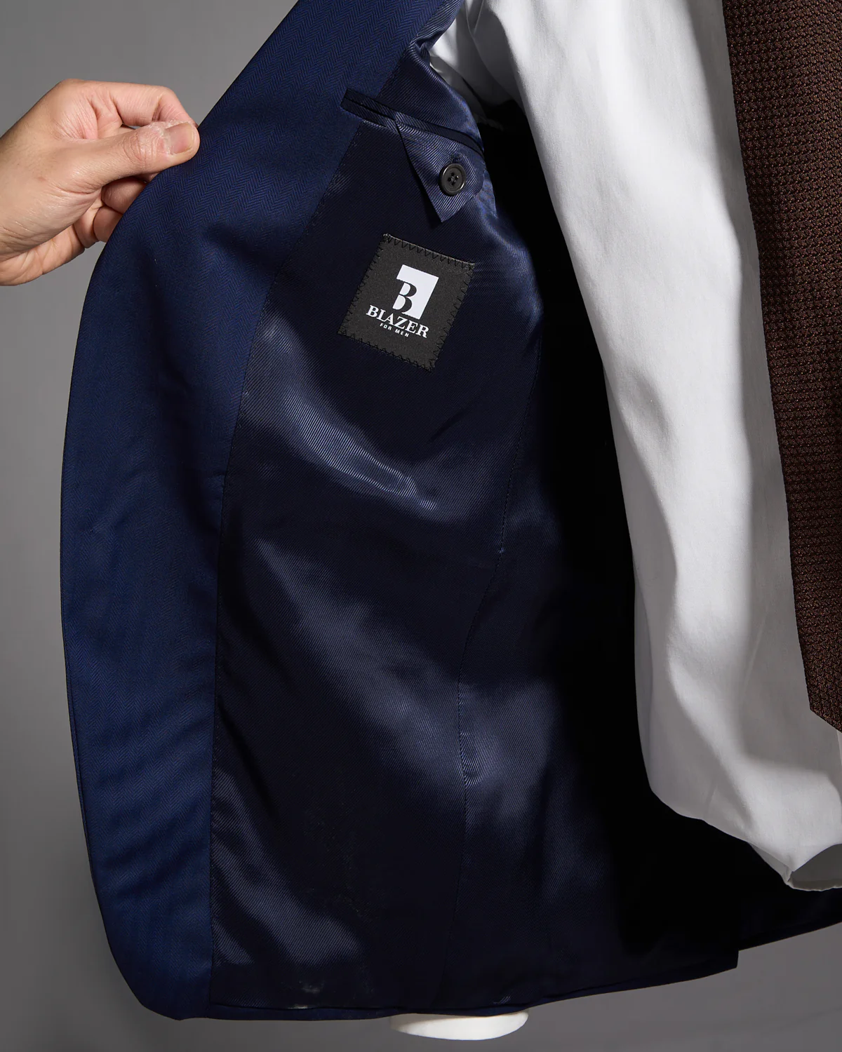 Angelico Platinum140'stonal Herringbone Suit - Image 8