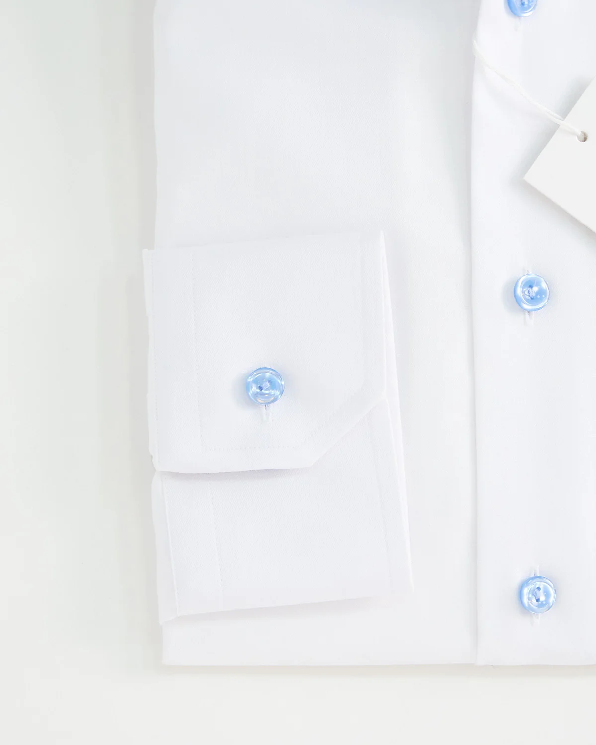 Signature White Twill Contemporary Shirt With Blue Buttons - Image 2
