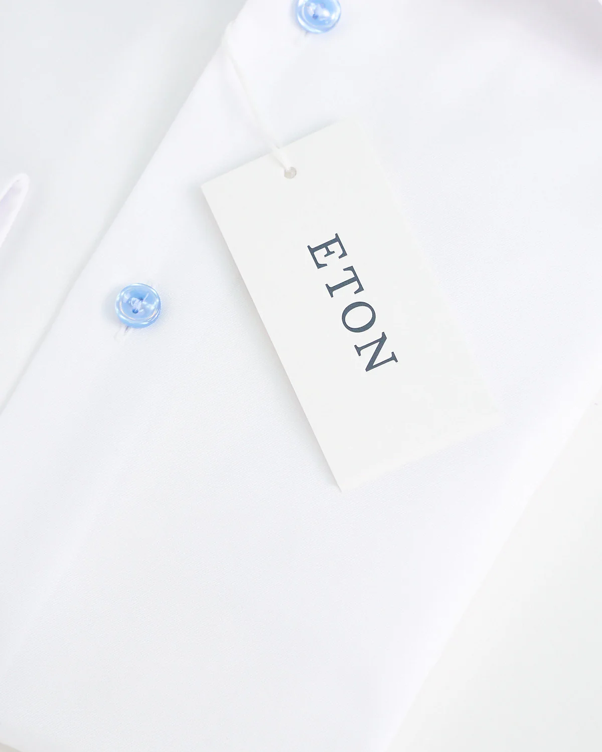 Signature White Twill Contemporary Shirt With Blue Buttons - Image 4