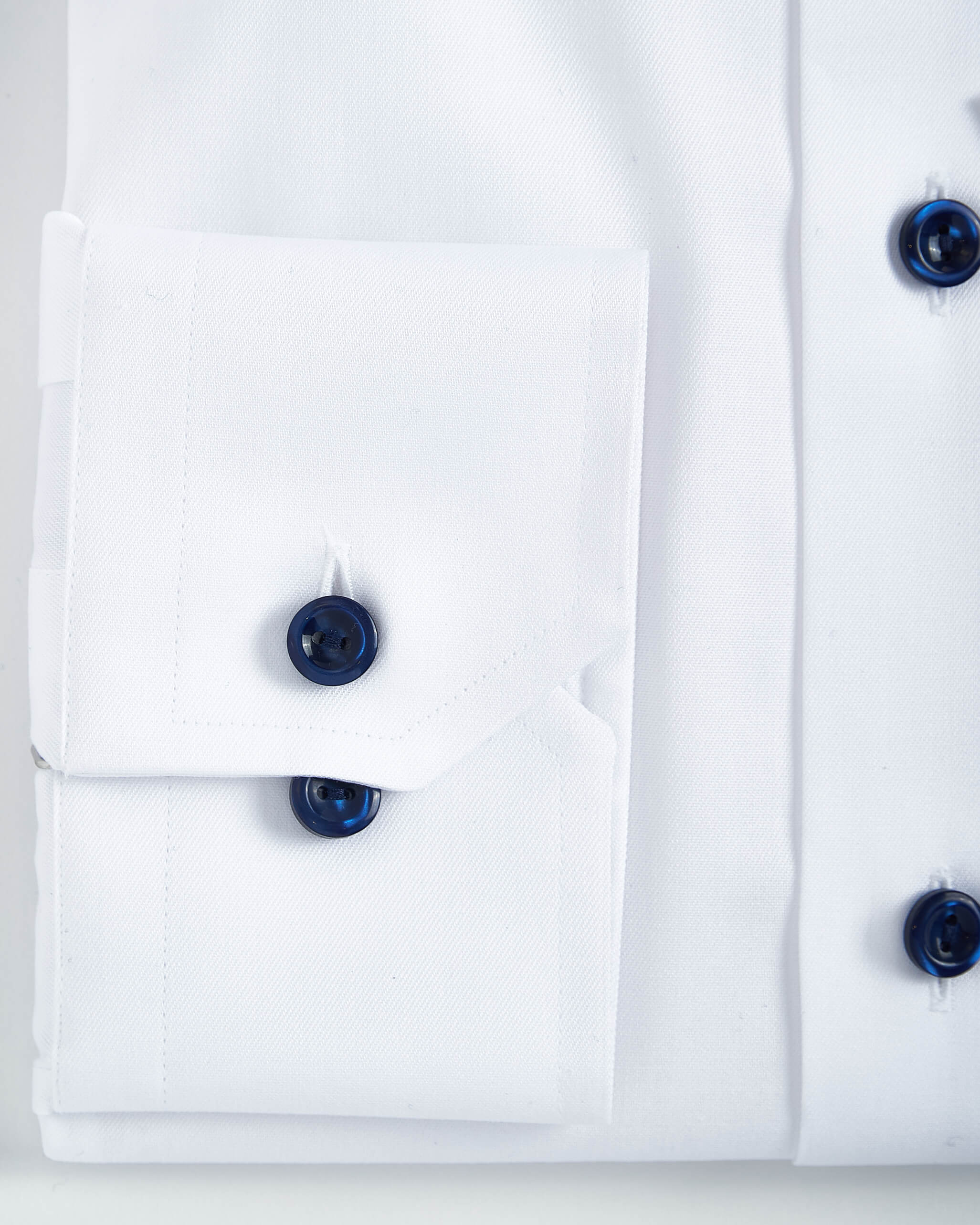 Signature White Twill Slim Shirt With Navy Buttons - Image 2