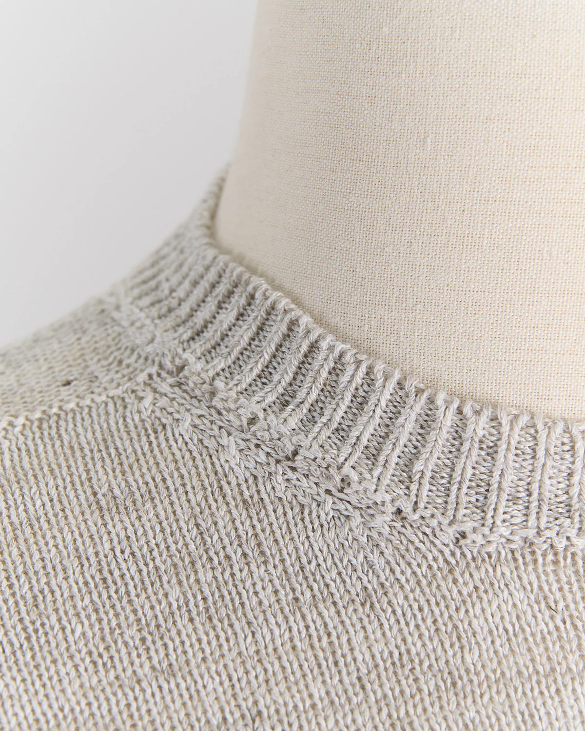 100% Washed Linen Stretch Crewneck - Image 3