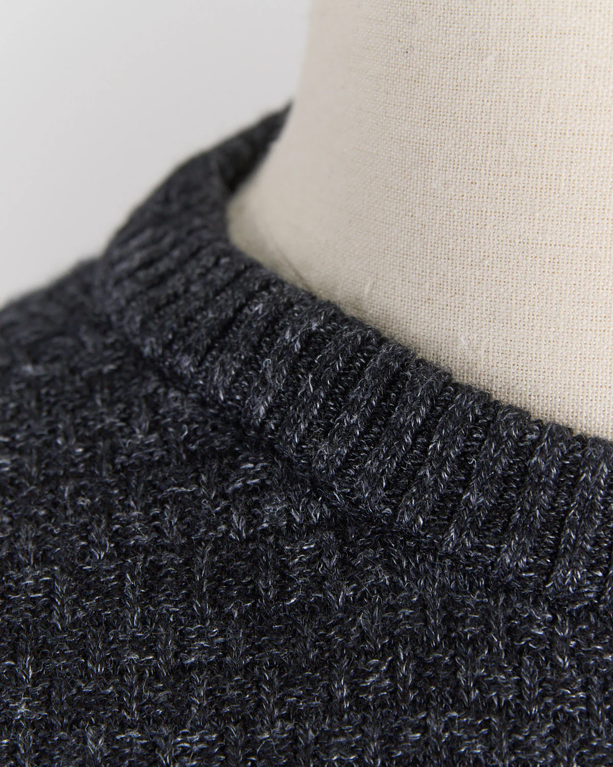 Cashmere & Linen Blend Half Basket Classic Crewneck Sweater - Image 3
