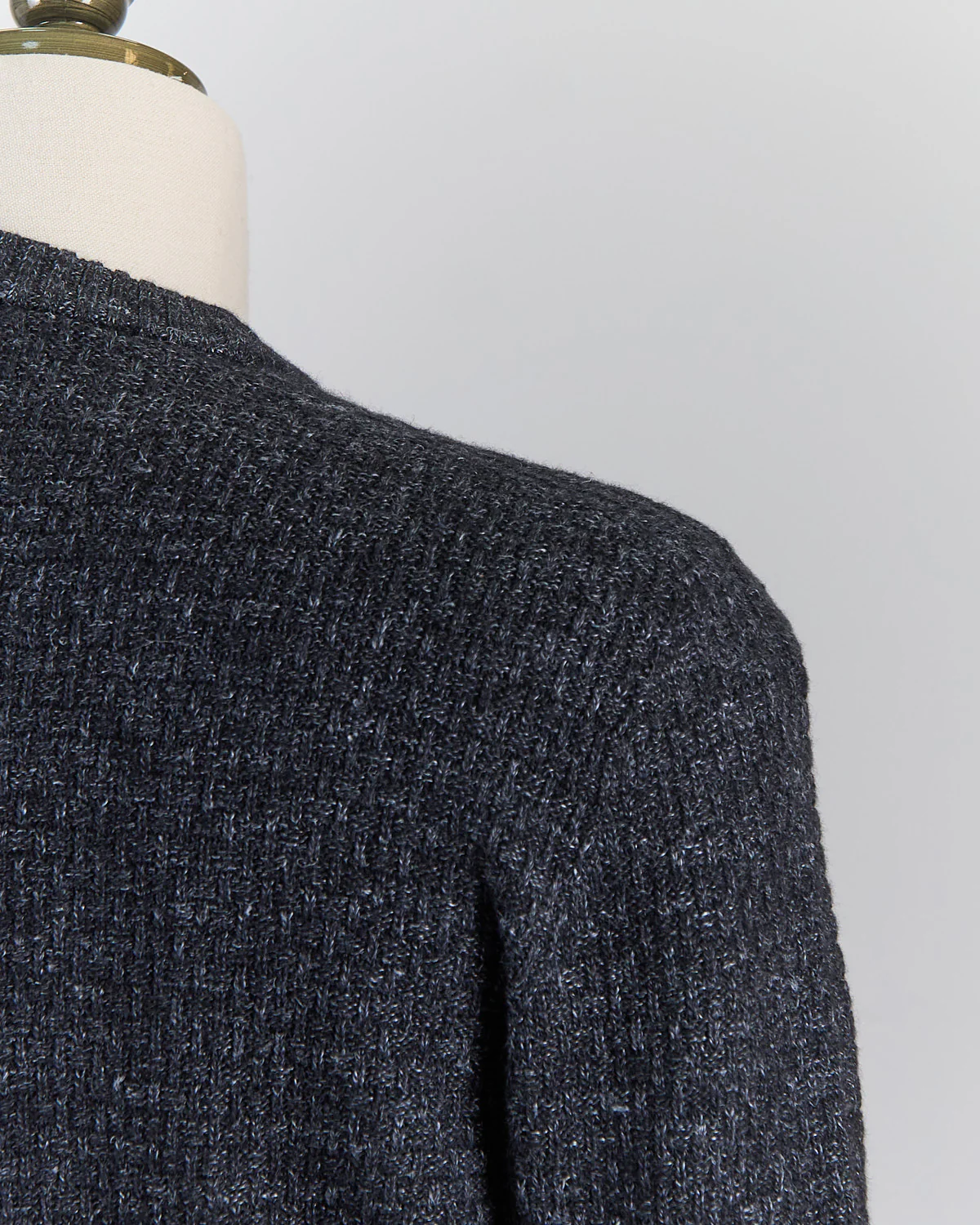 Cashmere & Linen Blend Half Basket Classic Crewneck Sweater - Image 5