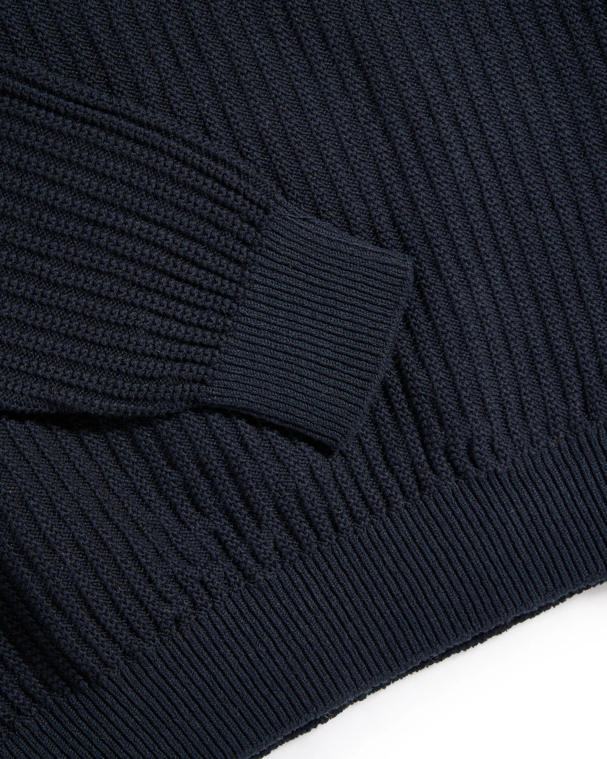 Cotton-Linen Chevron Neck Moss Rib Crewneck Sweater - Image 5