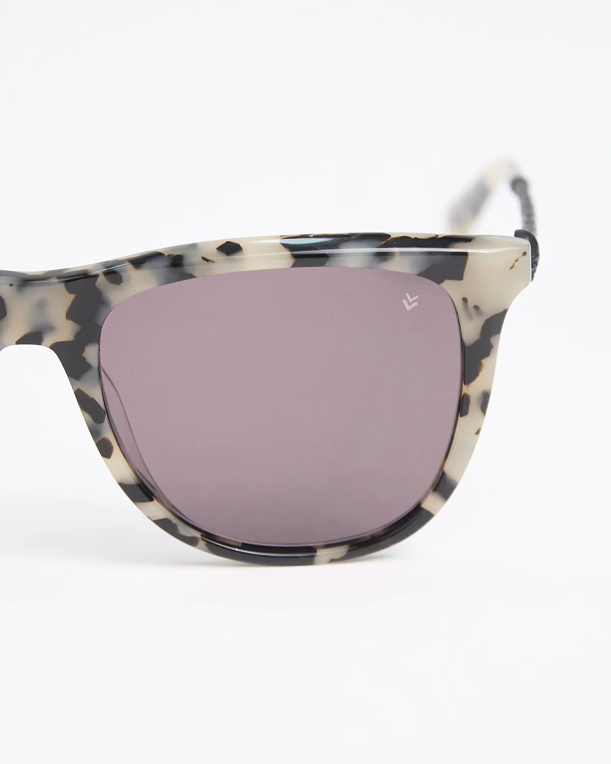 Tortoise Frame Classic Semi-Rounded V544 Sunglasses - Image 6