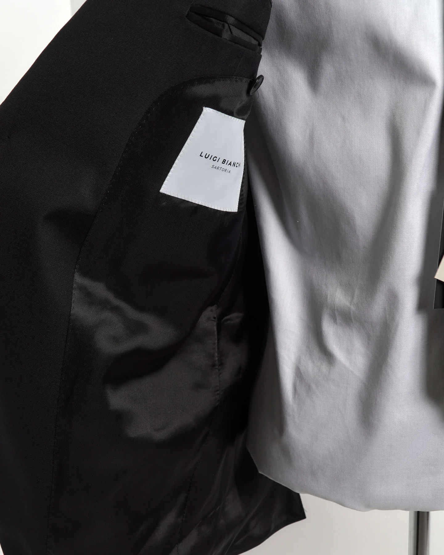 Mantua Super 130S Black All Season Solid Wool Suit - Image 10