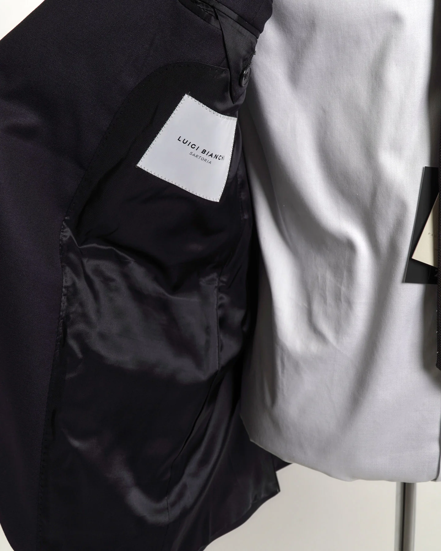 Mantua Super 130S Navy All Season Solid Wool Suit - Image 3
