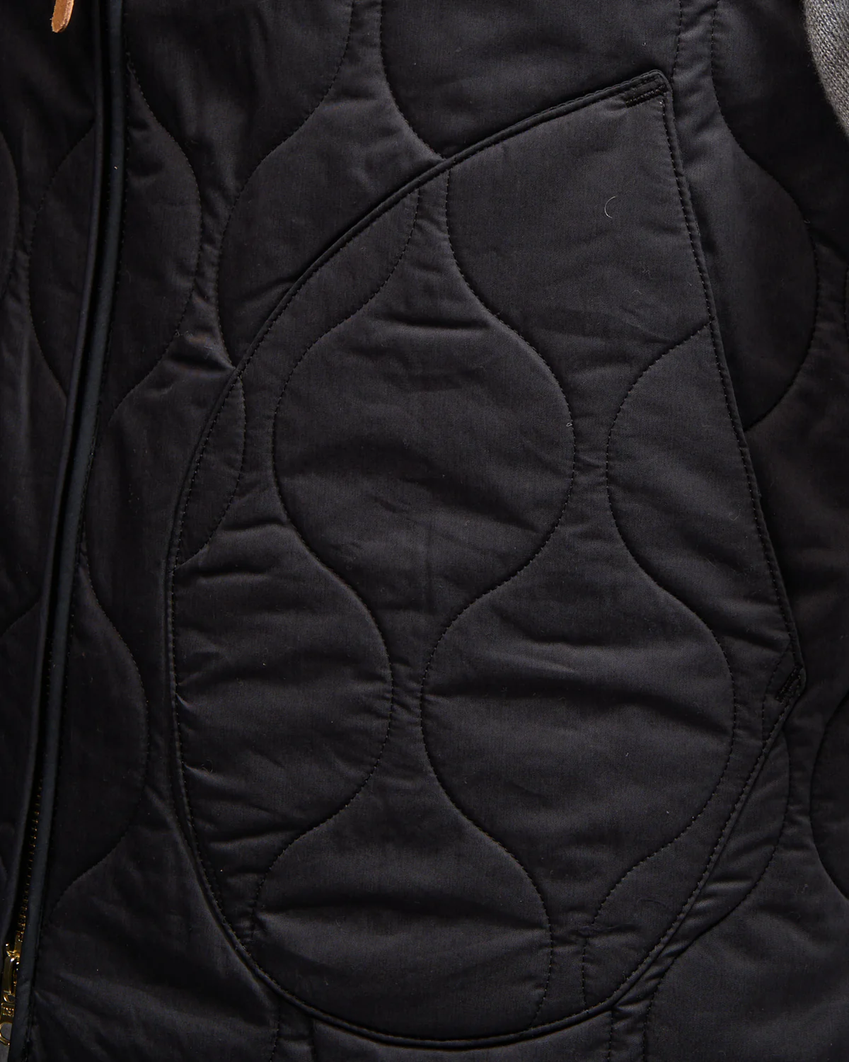 7918-Dk Quilted Vest - Image 4
