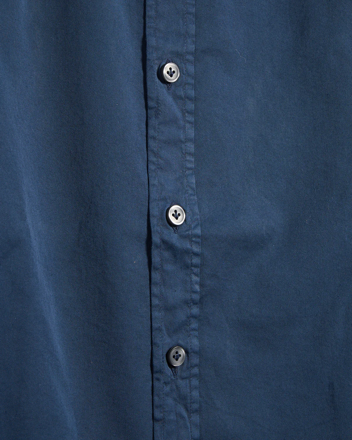 Garment Washed Solid Cotton Slim Fit Casual Shirt - Image 2